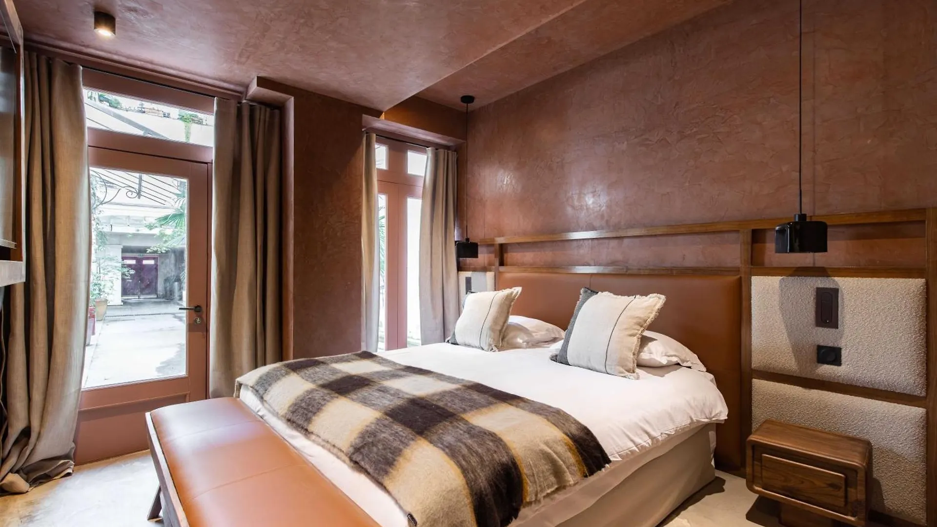 Exceptional Duplex - 6br-12p - Montorgueil